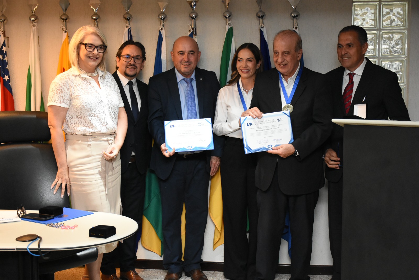 Ministro Augusto Nardes e especialista Cris Nardes são homenageados  com a Medalha do Mérito do Jubileu de Diamante da Administração